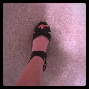 Gianni Bini scrappy, black wedge heels